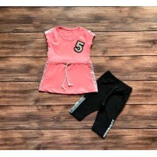 Костюм для дівчинки.